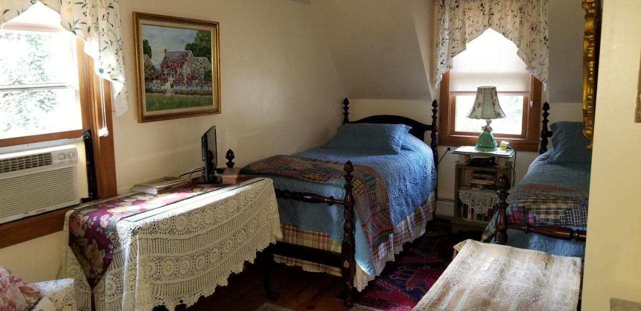 Eastgate Inn B&B Lenox Exteriör bild